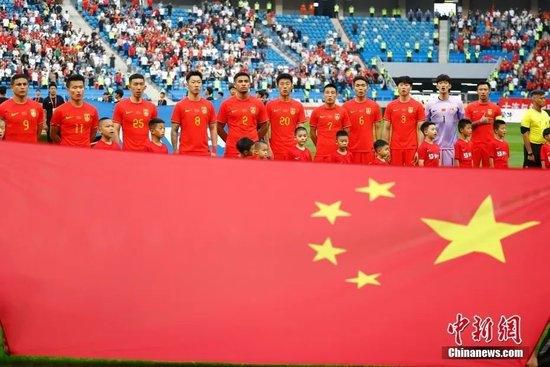我抓住每一次机会为我在好莱坞遇到的名人放映过该片，可是没有人主动表示愿意做一些安排，把它作为纪录片在电影院上映。